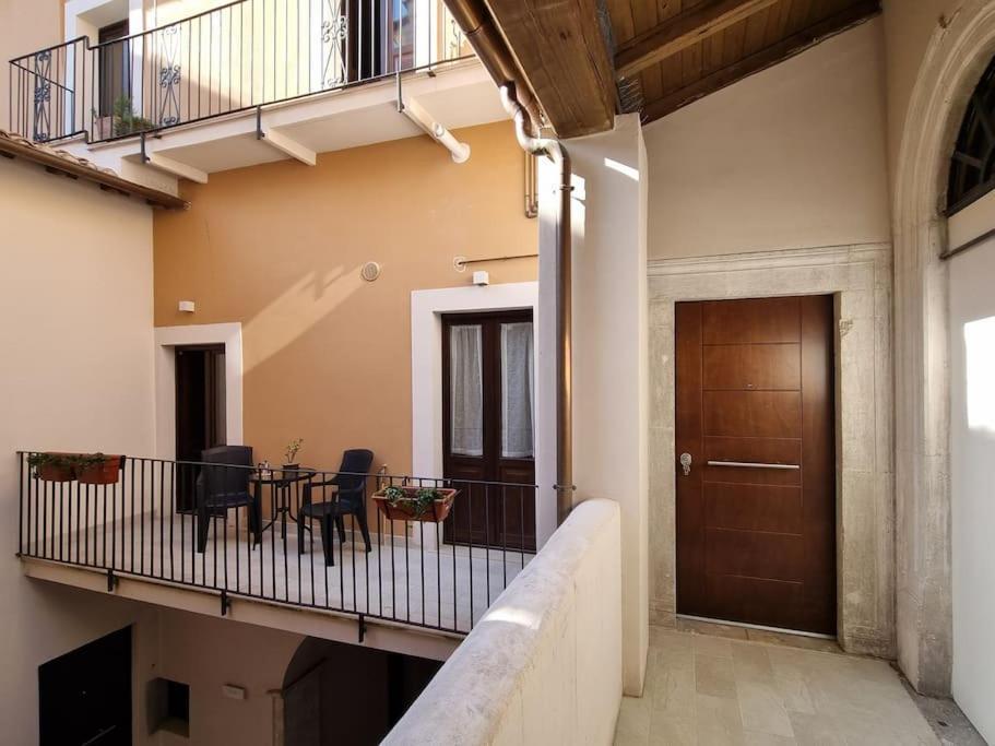 Casa Castello 63 Guest House LʼAquila Exterior foto